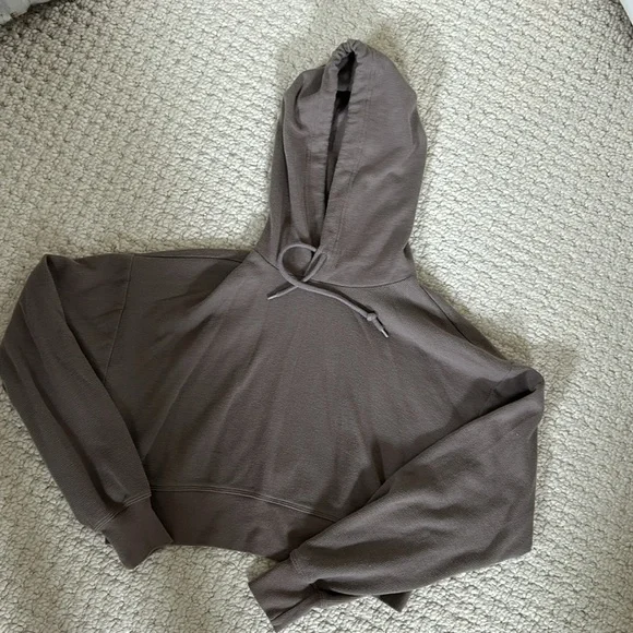 Aritzia Sunday best set - Picture 2 of 5